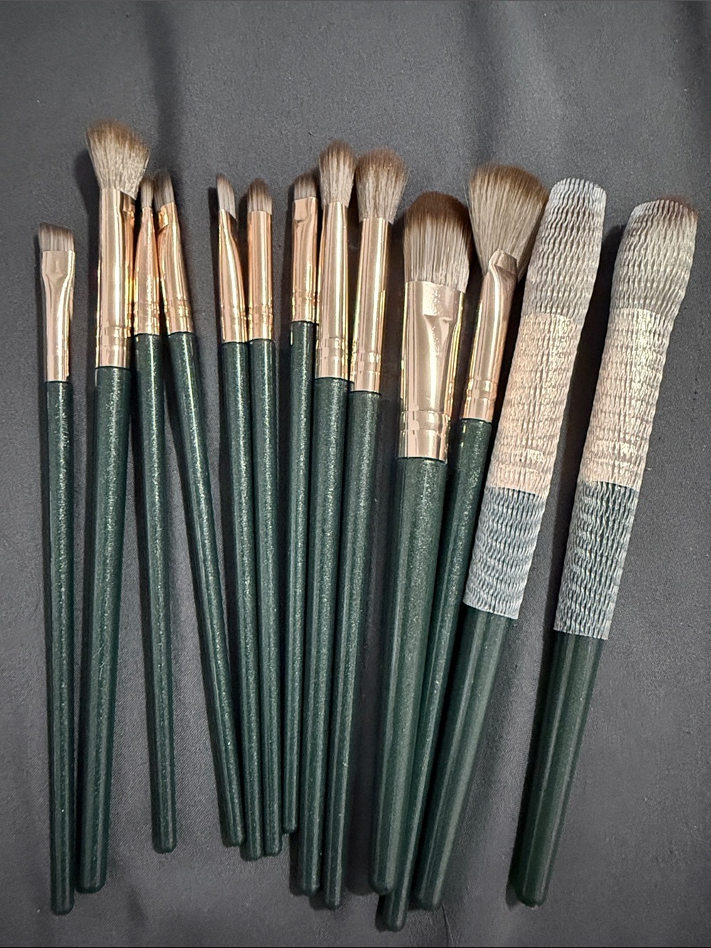 Green Handle Makeup Brush Set with Rose Gold Ferrules

13pcs